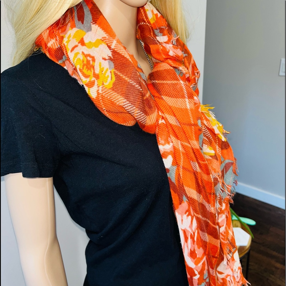 Vibrant Scarf - Picture 2 of 4